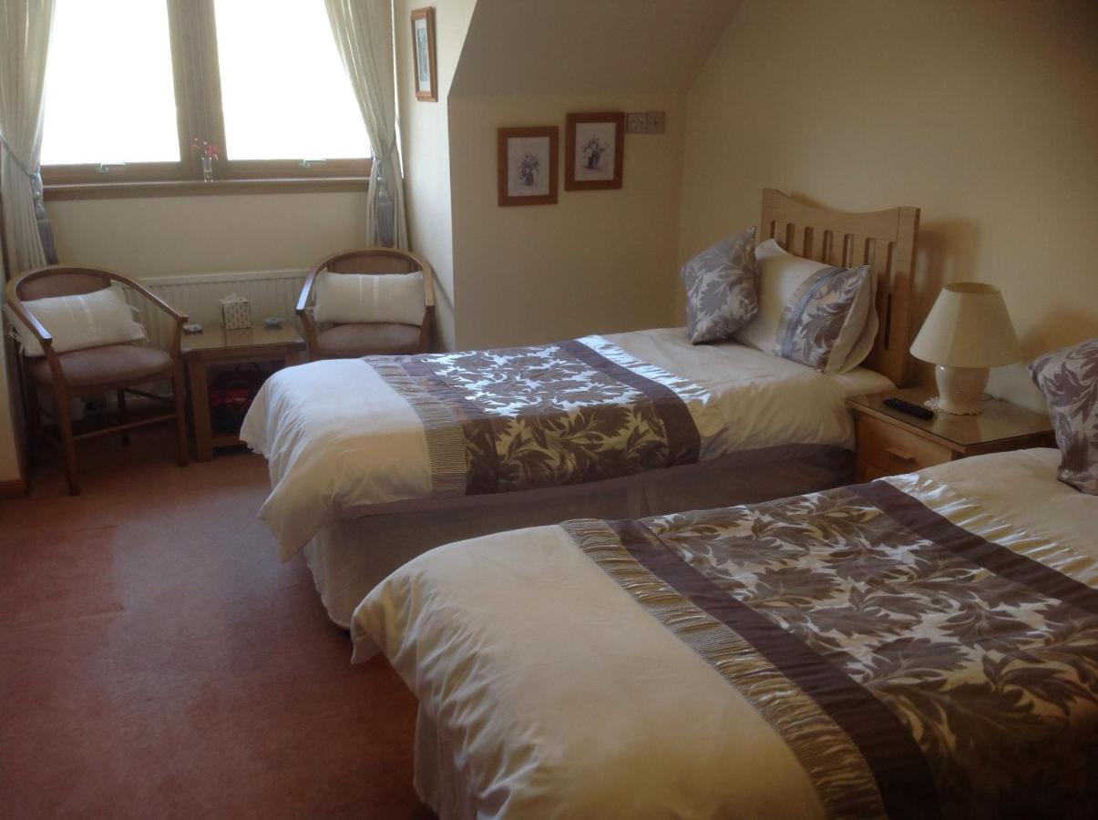 Ronaldsvoe Bed And Breakfast Fort William Exterior photo